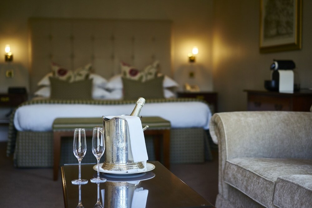 Фото Ashdown Park Hotel & Country Club