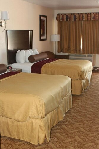 Гостиница Texas Inn & Suites Raymondville в Реймондвилле
