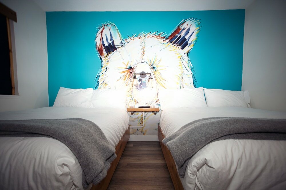 Фото Crash Hotel Squamish