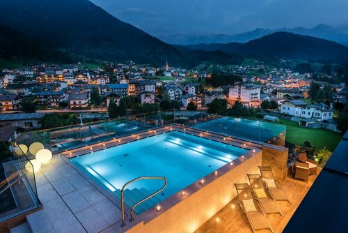 Внешний вид отеля Brunet - The Dolomites Resort в Примьере Сан-Мартино ди Кастроцце, фото 4