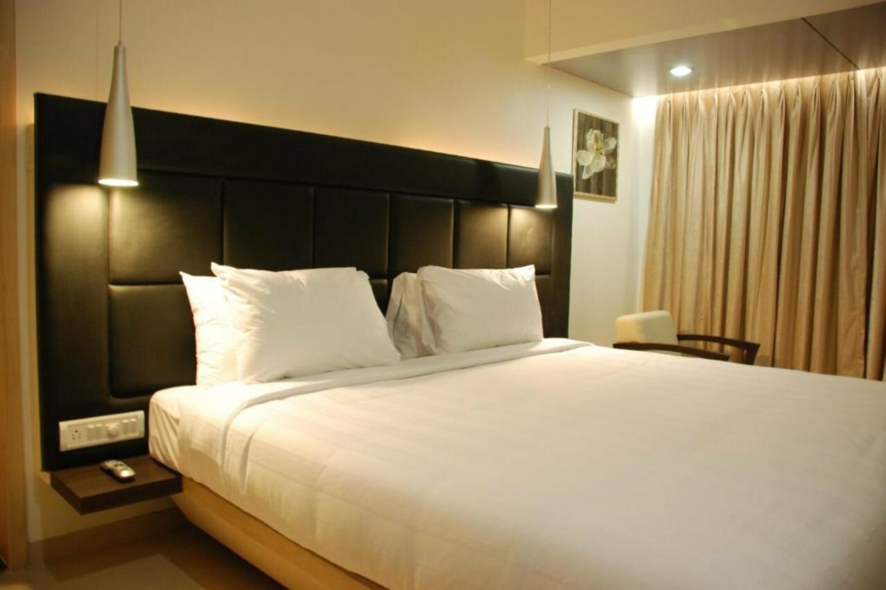Фото Oriental Residency Hotel