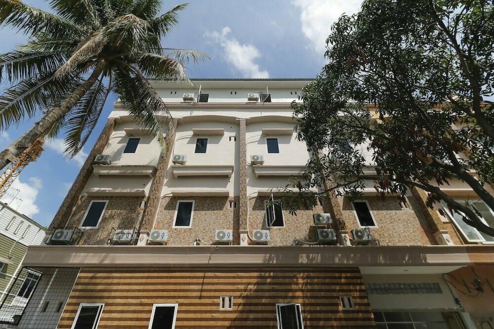 Hotel RedDoorz Plus near Rs Royal Prima, Medan, photo