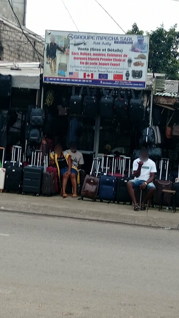 Bags and suitcases store Groupe Mpecha sarl, Douala, photo