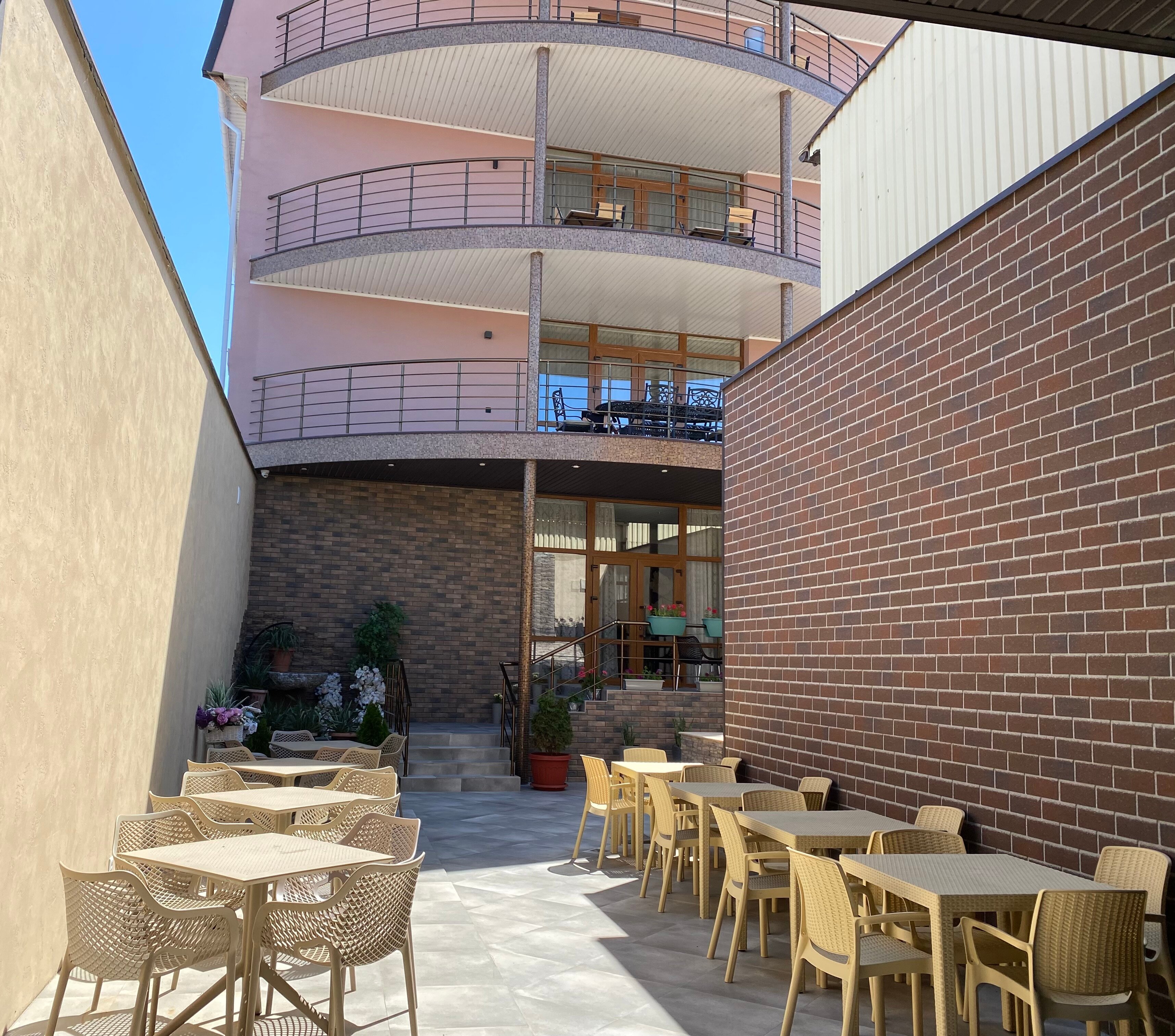 Фото отеля 1