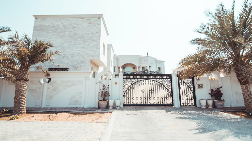 Building constructions Hatrooshi Contracting L. L. C, Dubai, photo