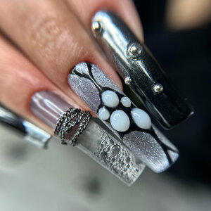 Cats Only (M-1), nail salon