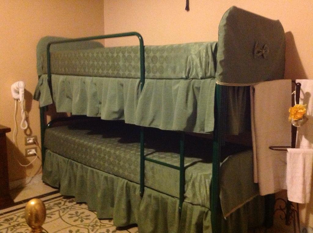 Фото B&b V&v Suite & Breakfast