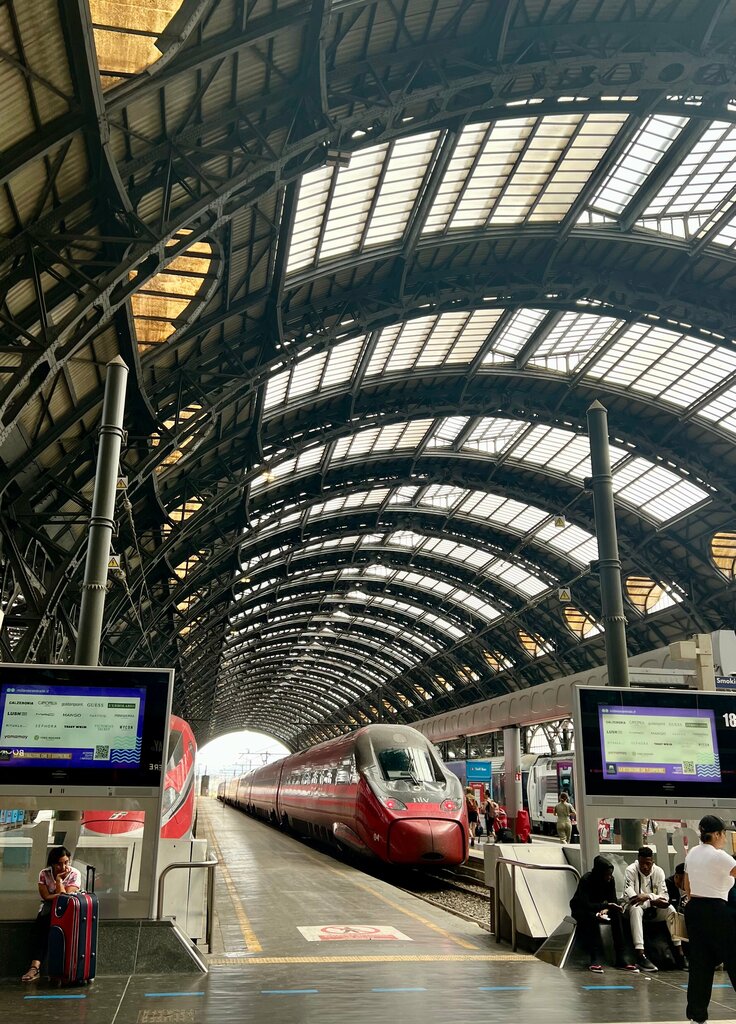 Железнодорожная станция Milano Centrale, Милан, фото