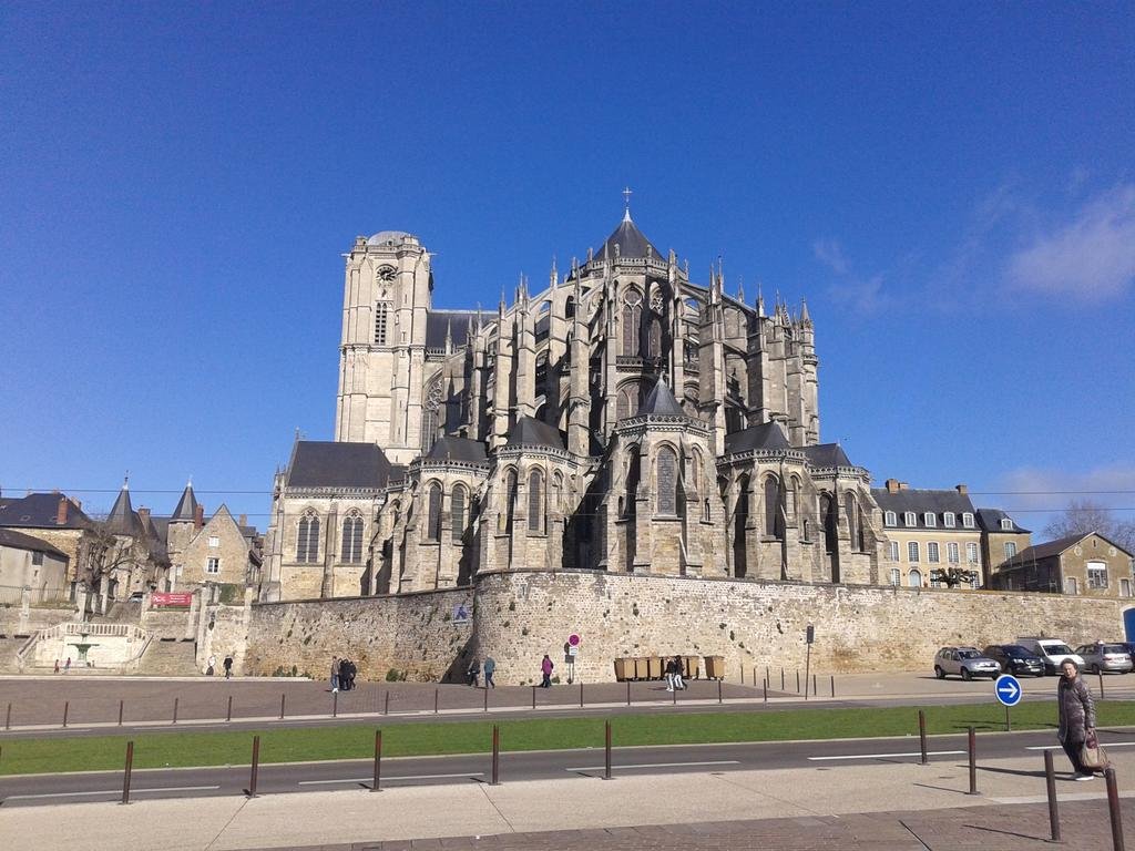 Фото отеля 2