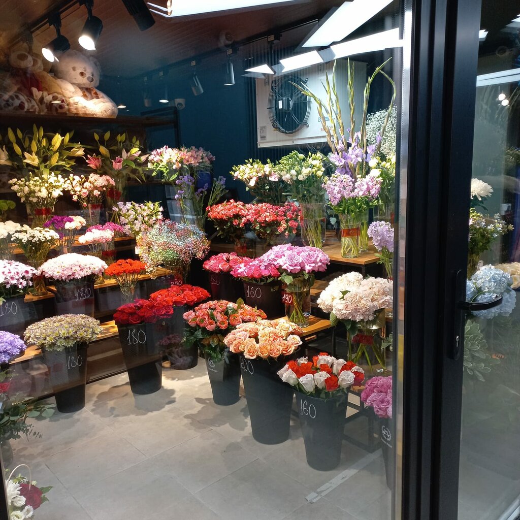 Flower shop Fmart, Saint Petersburg, photo