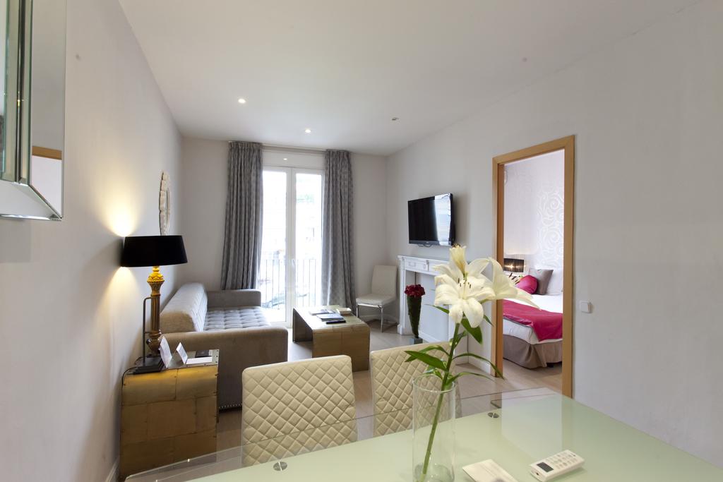 Фото Grandom Suites Barcelona