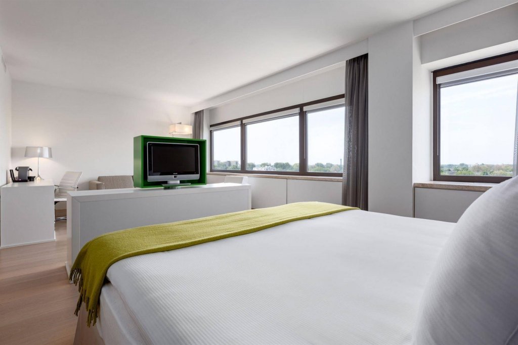 Фото Nh Amsterdam Zuid