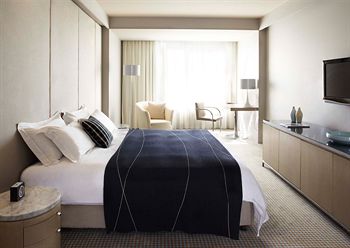 Фото Hotel Realm