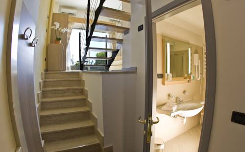 Фото Aregai Marina Hotel & Residence