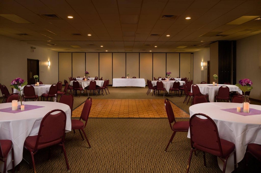 Фото Days Inn by Wyndham Altus