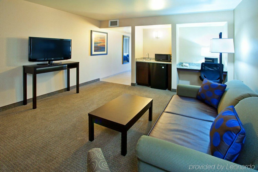 Фото Holiday Inn Hotel & Suites Phoenix Airport, an Ihg Hotel