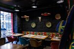 Dos Amigos (Gai Avenue, 16) ، مطعم