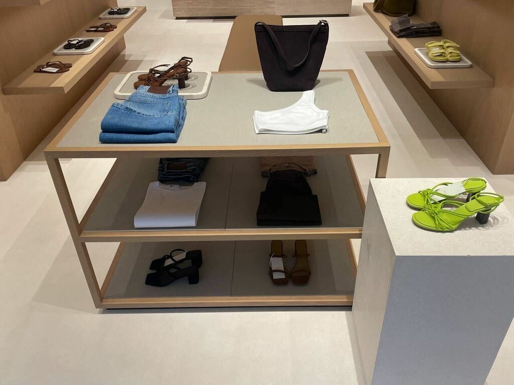 Clothing store 12 Storeez, Dubai, photo