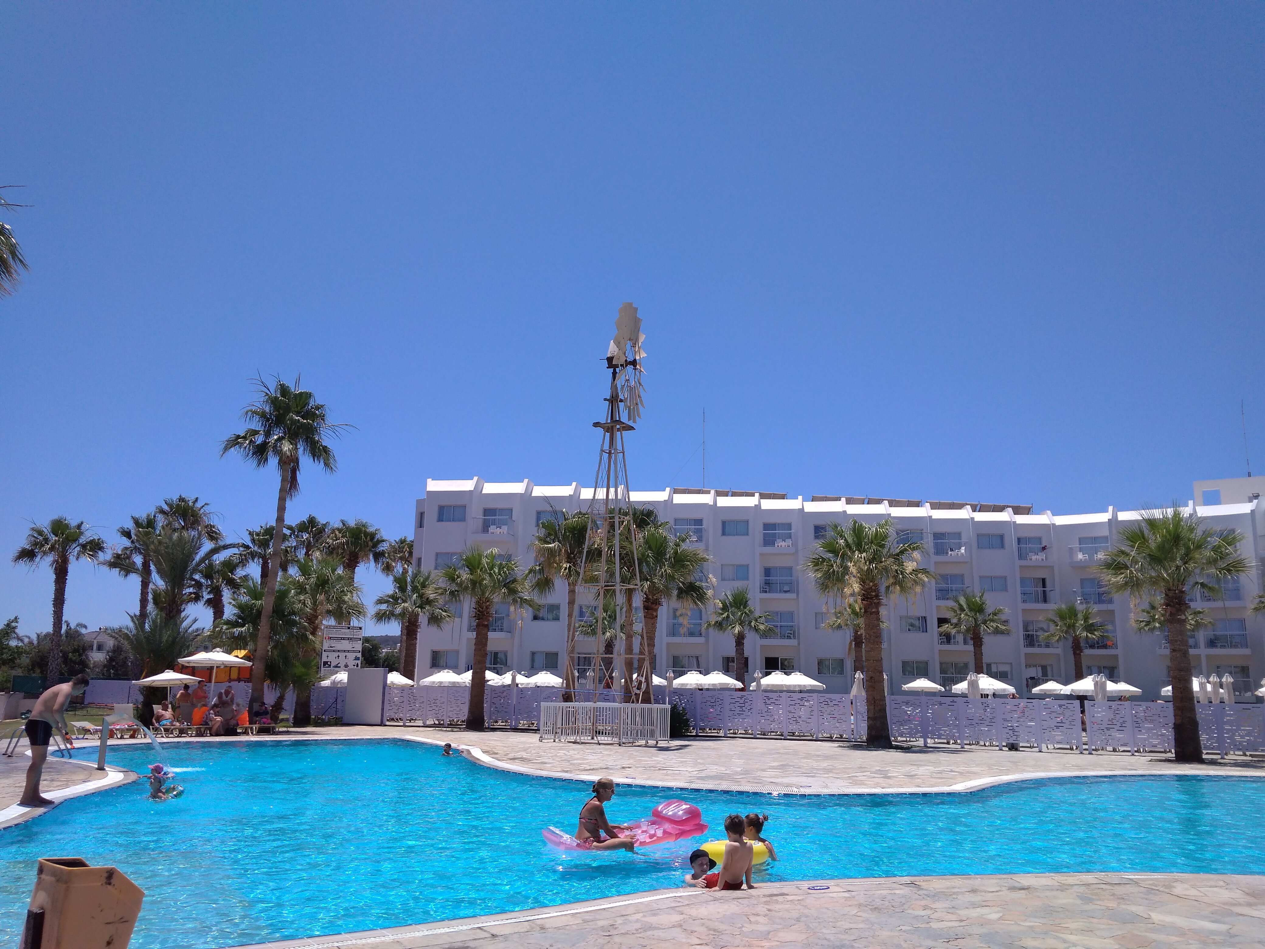 Фото Marlita Beach Hotel Apartments