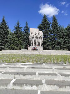 Холм Воинской Славы (Penza Region, Kuznetsk, Tsentr Microdistrict) ، نصب تذكاري للحرب، مقبرة جماعية