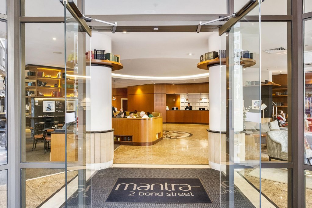 Фото Mantra 2 Bond Street Sydney