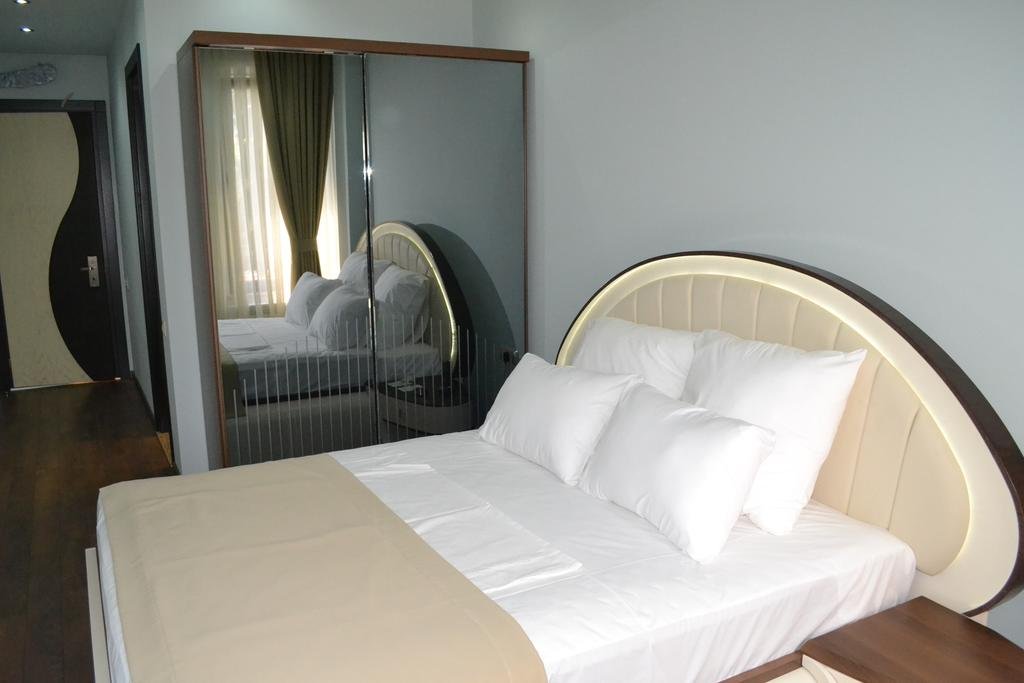 Фото Лайт Палас