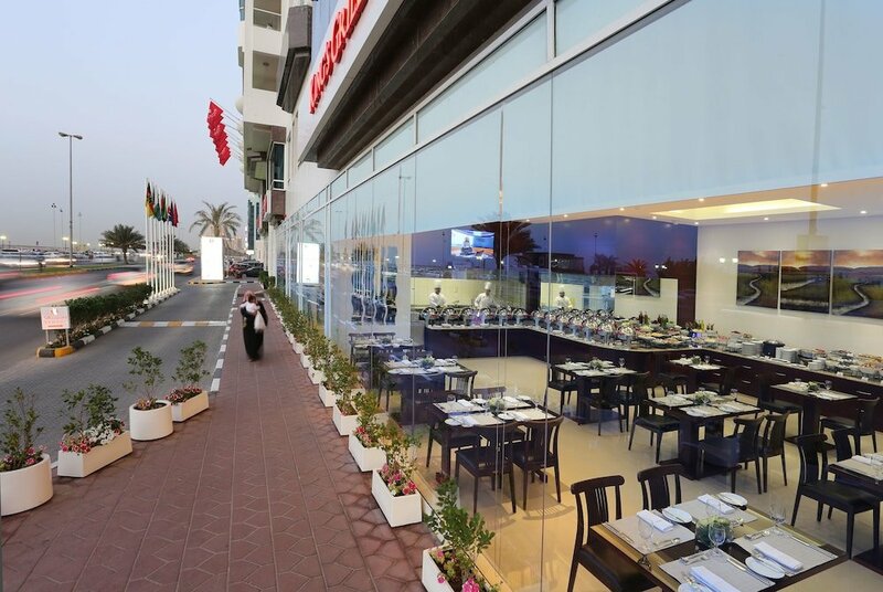 Гостиница Ramada by Wyndham Beach Hotel Ajman в Аджмане