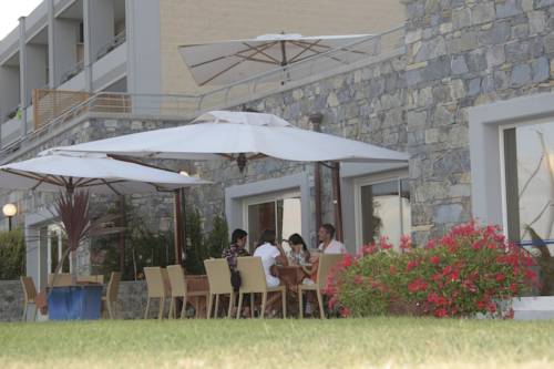 Фото Aregai Marina Hotel & Residence