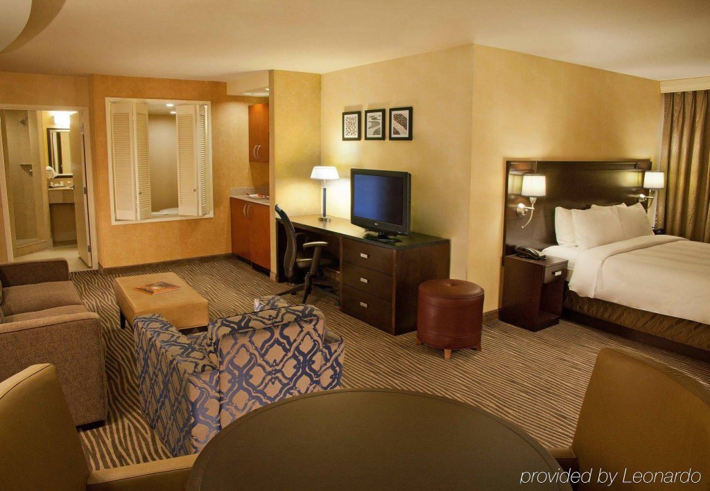 Фото Courtyard by Marriott Seattle Bellevue/Downtown