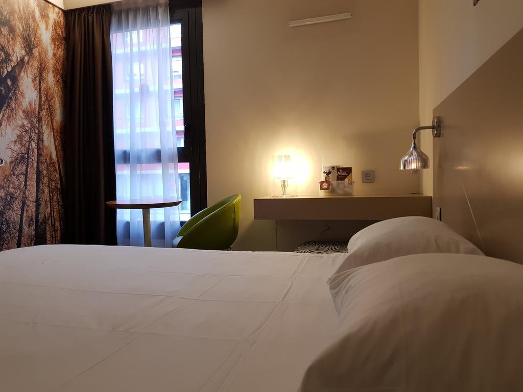 Фото B&b Hotel Marseille Centre La Timone