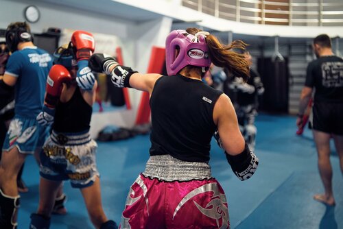 Эмилия Кларкпен порно