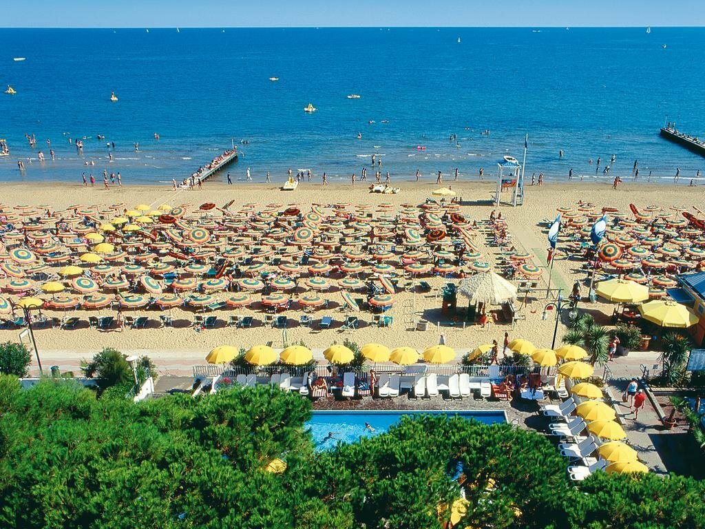 Фото Hotel Majestic