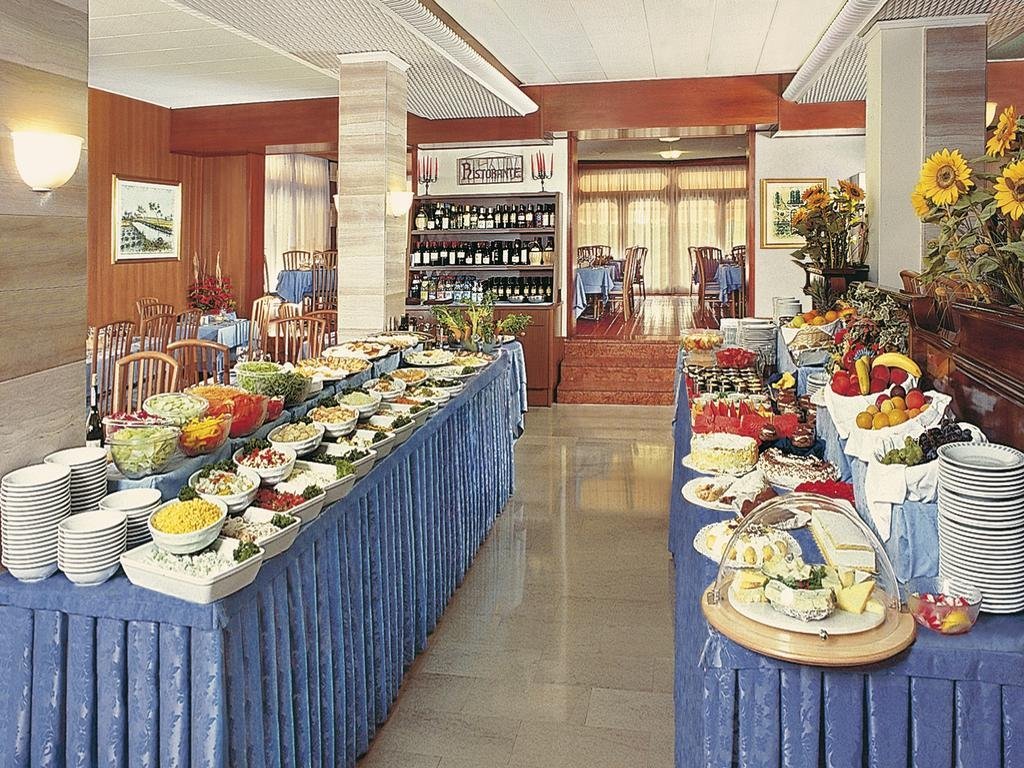 Фото Hotel Majestic