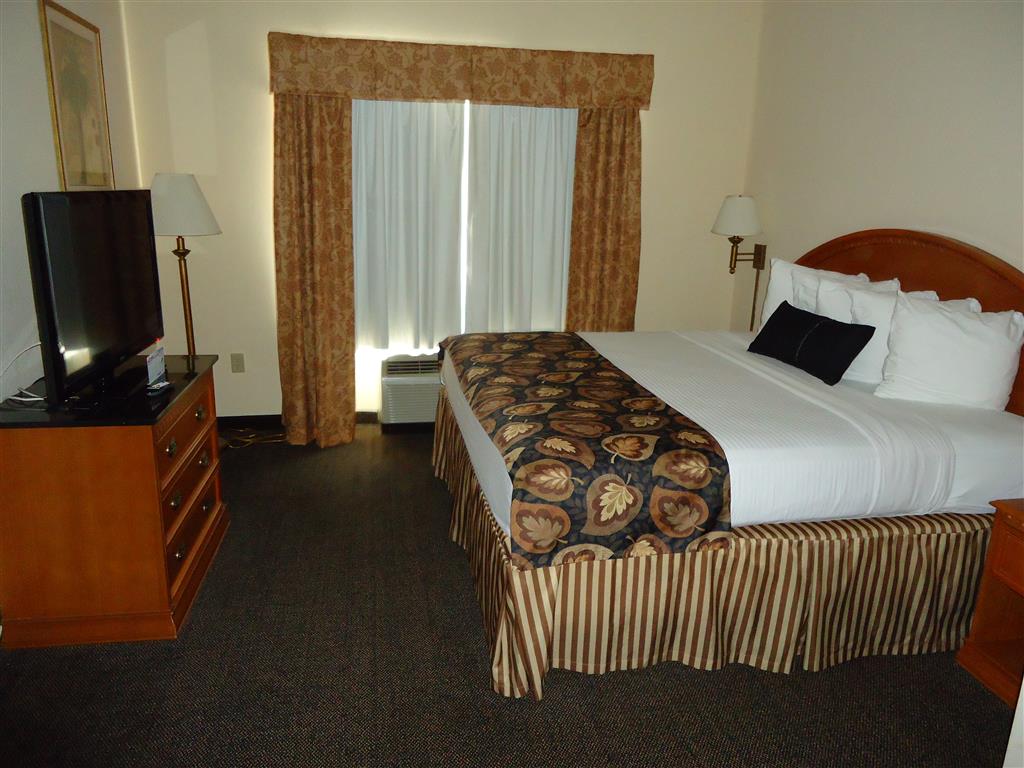 Фото Best Western Magnolia Inn and Suites