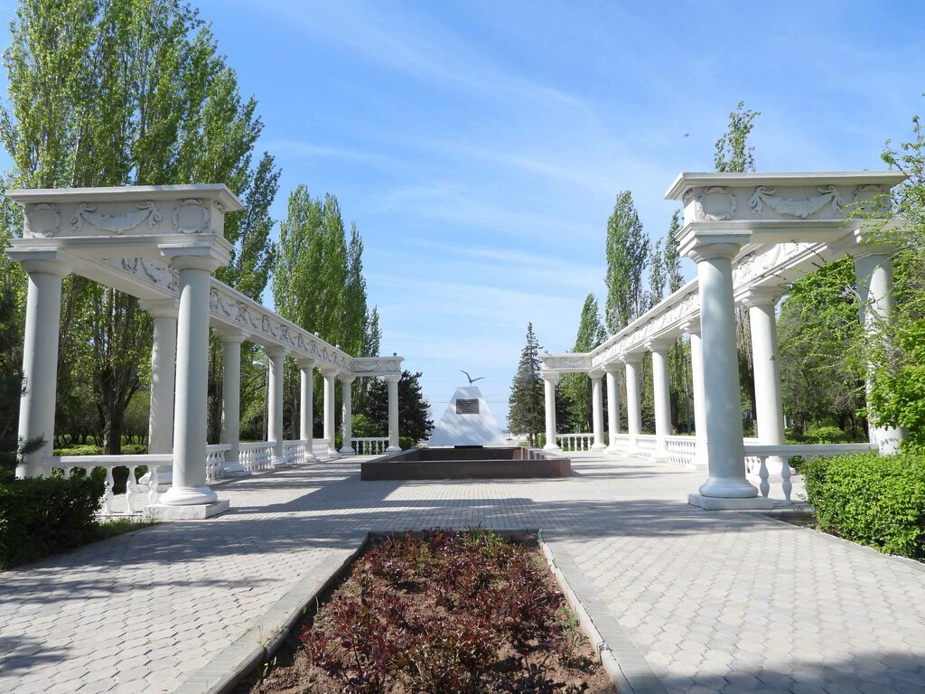 Monument, memorial Первостроителям Сталинградской ГЭС и города Волжского, Volzhskiy, photo