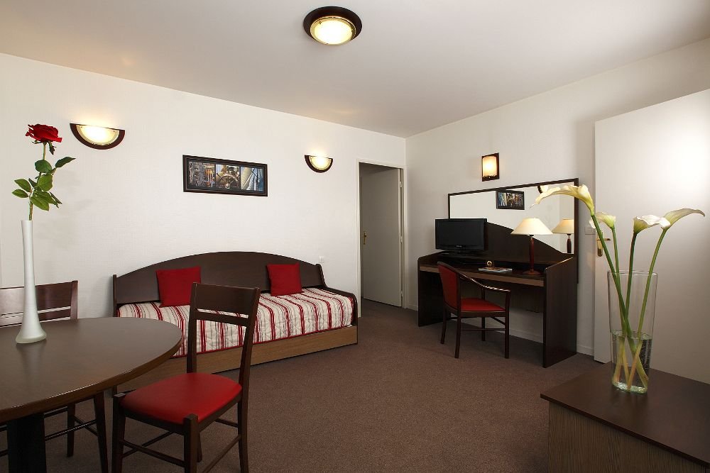 Фото Appart'City Confort Paris Clichy Mairie