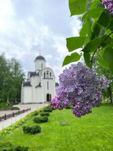 Храм Покрова Божией Матери (Октябрьская ул., 18, микрорайон Шереметьевский, Долгопрудный), православный храм в Долгопрудном