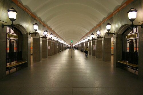 Достоевская (Санкт-Петербург, Владимирский просп., 21), станция метро в Санкт‑Петербурге