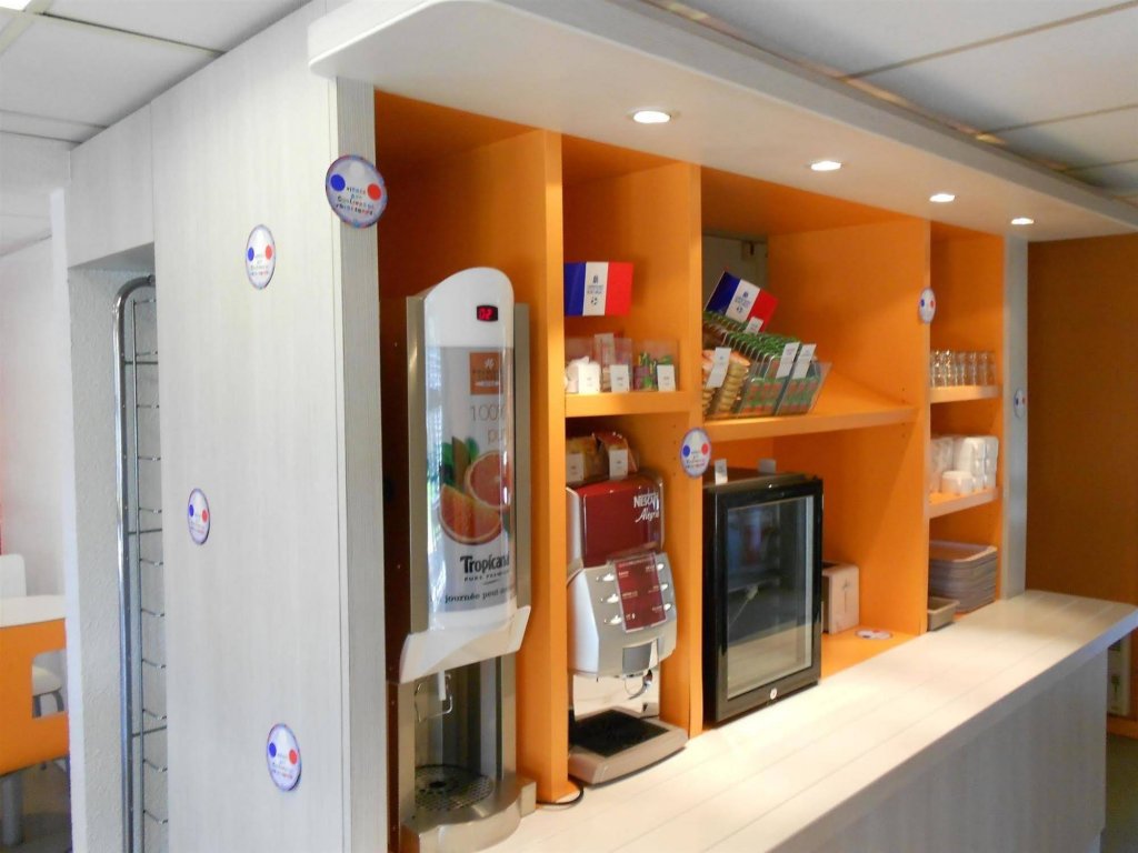 Фото Premiere Classe Lille Nord - Roncq