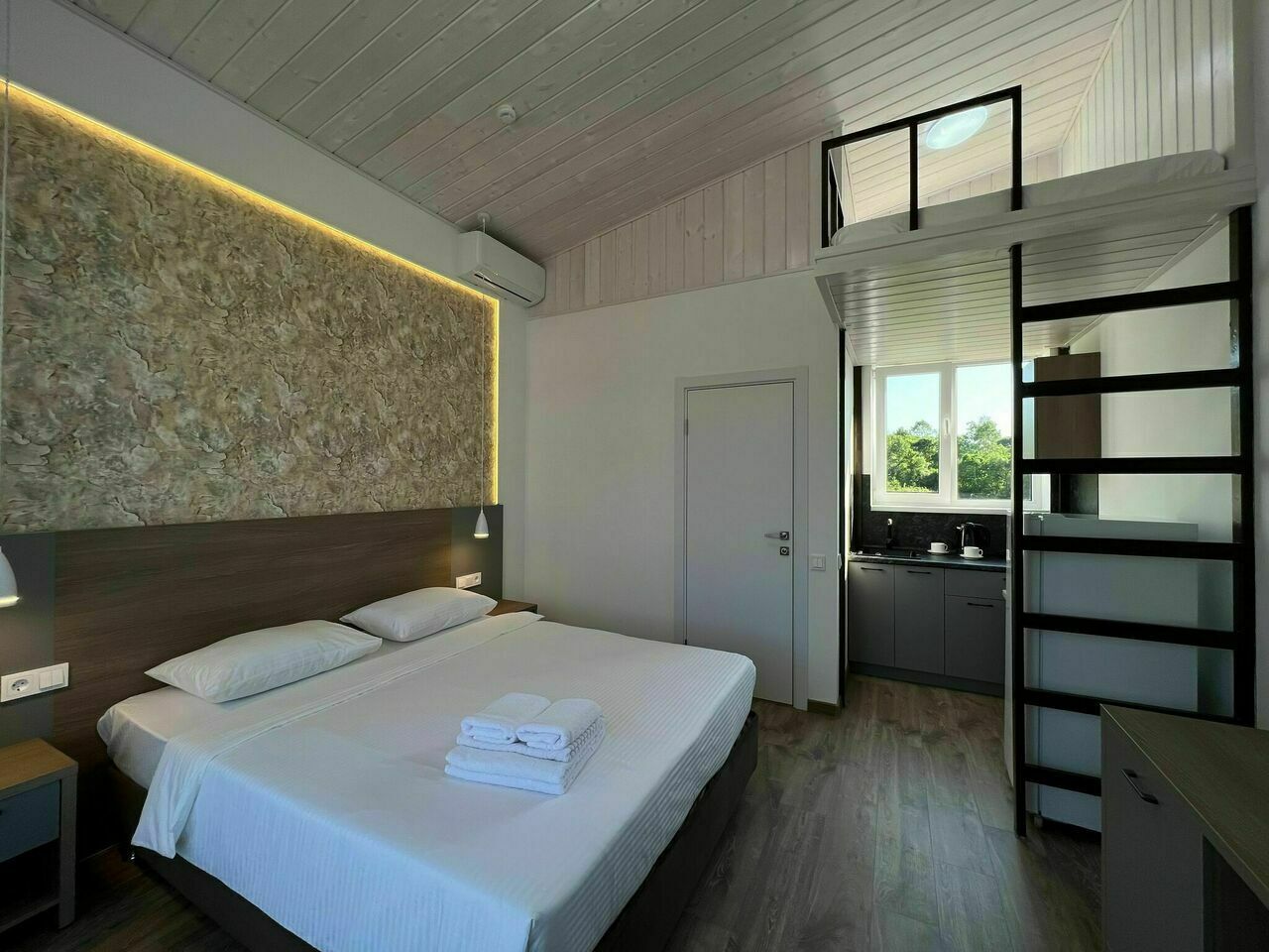 Фото Astra Montale Family