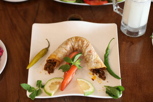 Mersinli Hasan Usta - Mersin Tantuni (Mersin, Akdeniz, Hamidiye Mah., İsmet İnönü Blv., 292A) ، مطعم