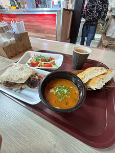 Dva Grilya (derevnya Lozhki, 033М), comedor