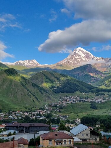 Внешний вид отеля Rooms Hotel Kazbegi в Степанцминде (Казбеги), фото 3
