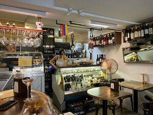 Gini Pig (Yeznik Koghbatsi Street, 20/4), cafe