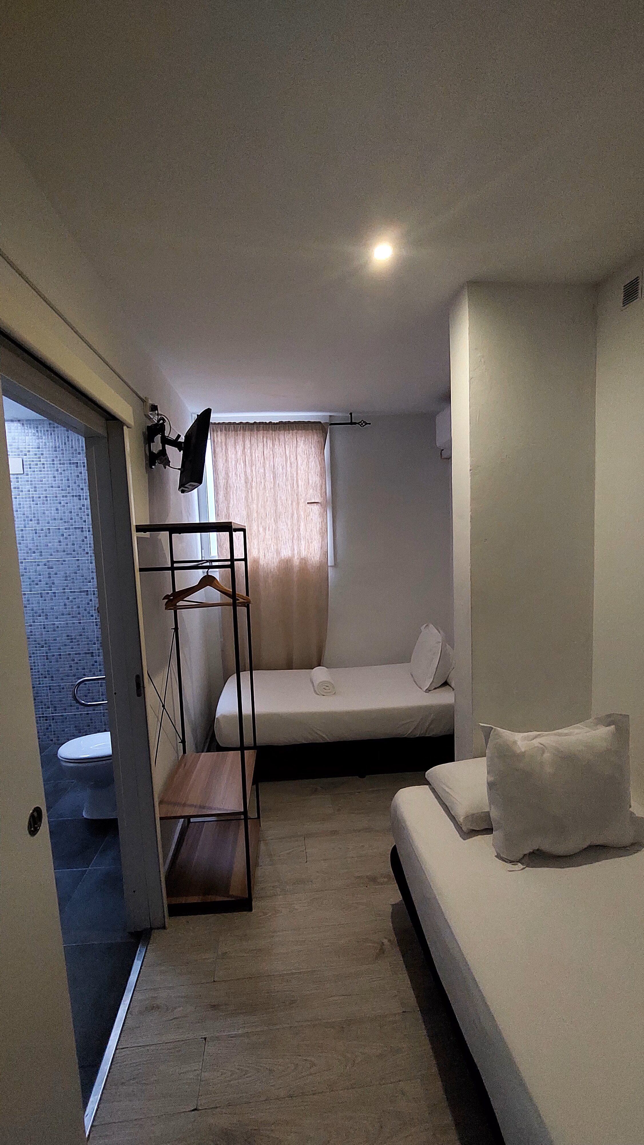 Фото Easy Sants by Bossh Hotels