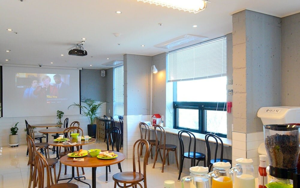 Фото Yeosu Train and Ocean Guest House