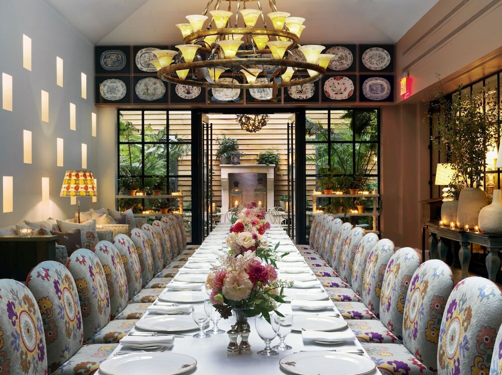 Фото The Whitby Hotel