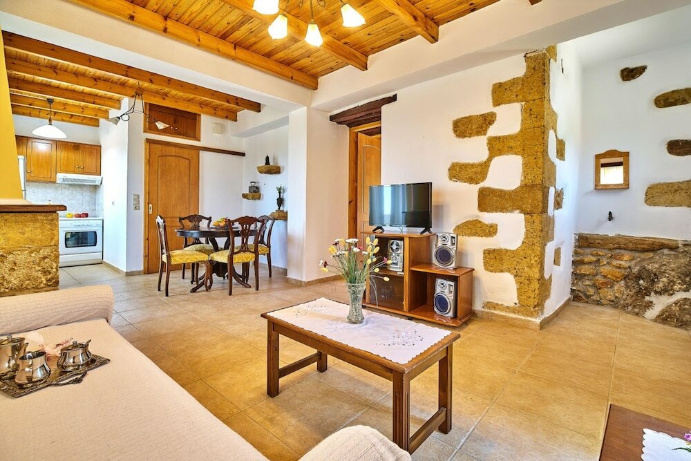 Фото Achilleas Apartments