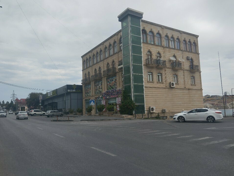 Univermaq Ucuzluq Univermaq, Bakı, foto