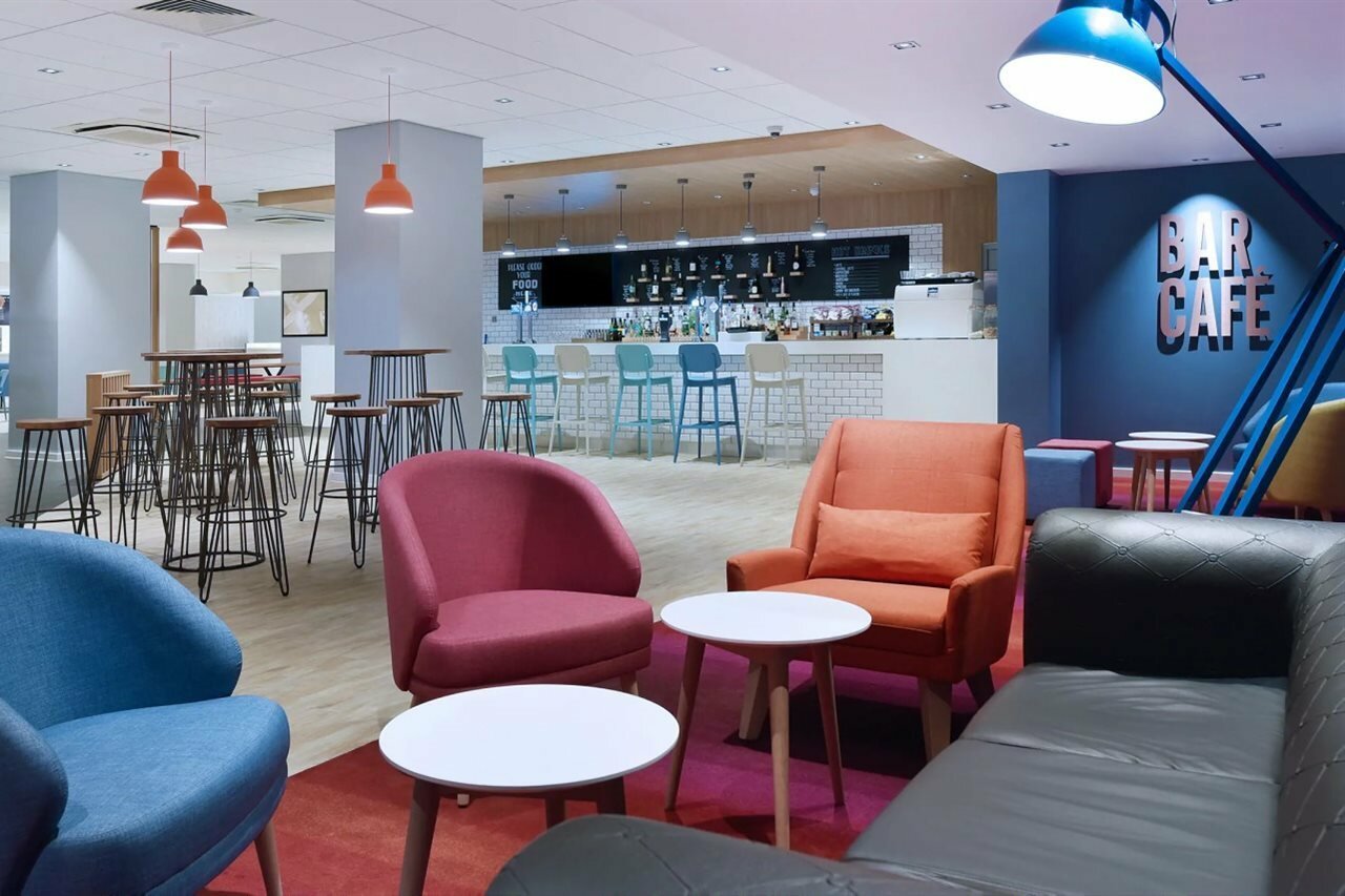 Фото Travelodge Edinburgh Park